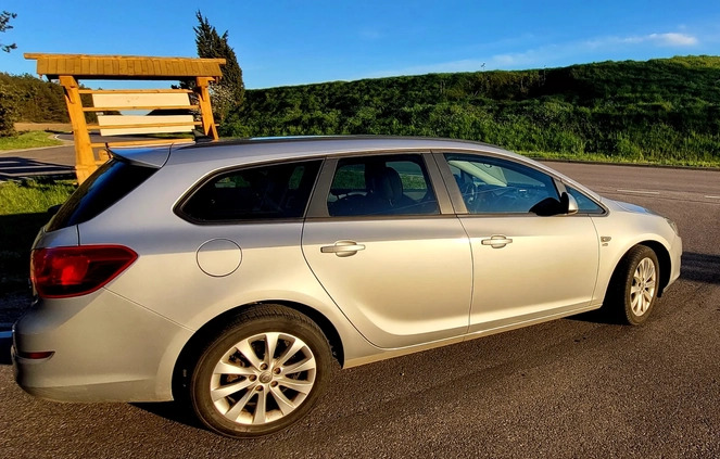 Opel Astra cena 20000 przebieg: 230000, rok produkcji 2012 z Kowal małe 56